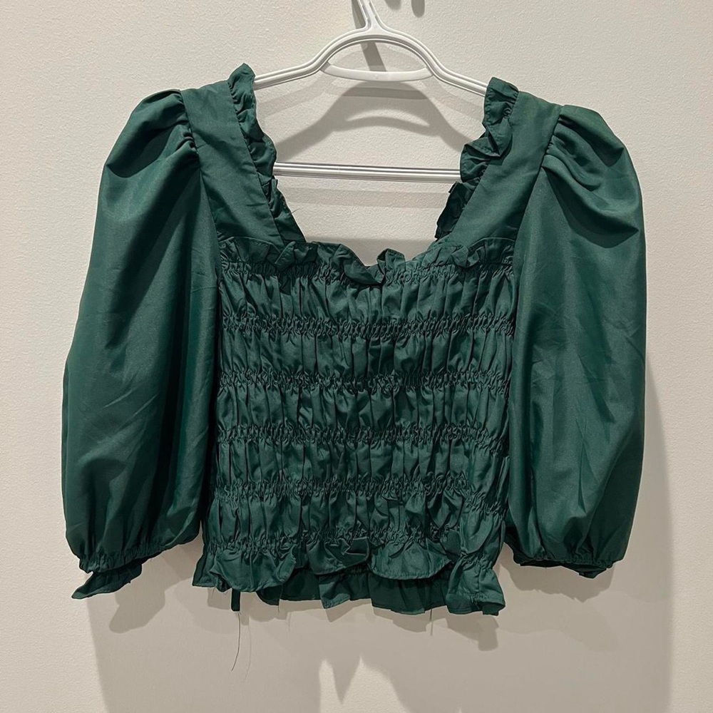 Super cute emerald dark green top!! Long sleeve blouse